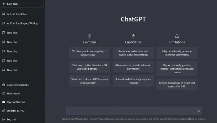 Lỗi Chat GPT: We're experiencing exceptionally high demand. Please hang tight as we work on scaling our systems